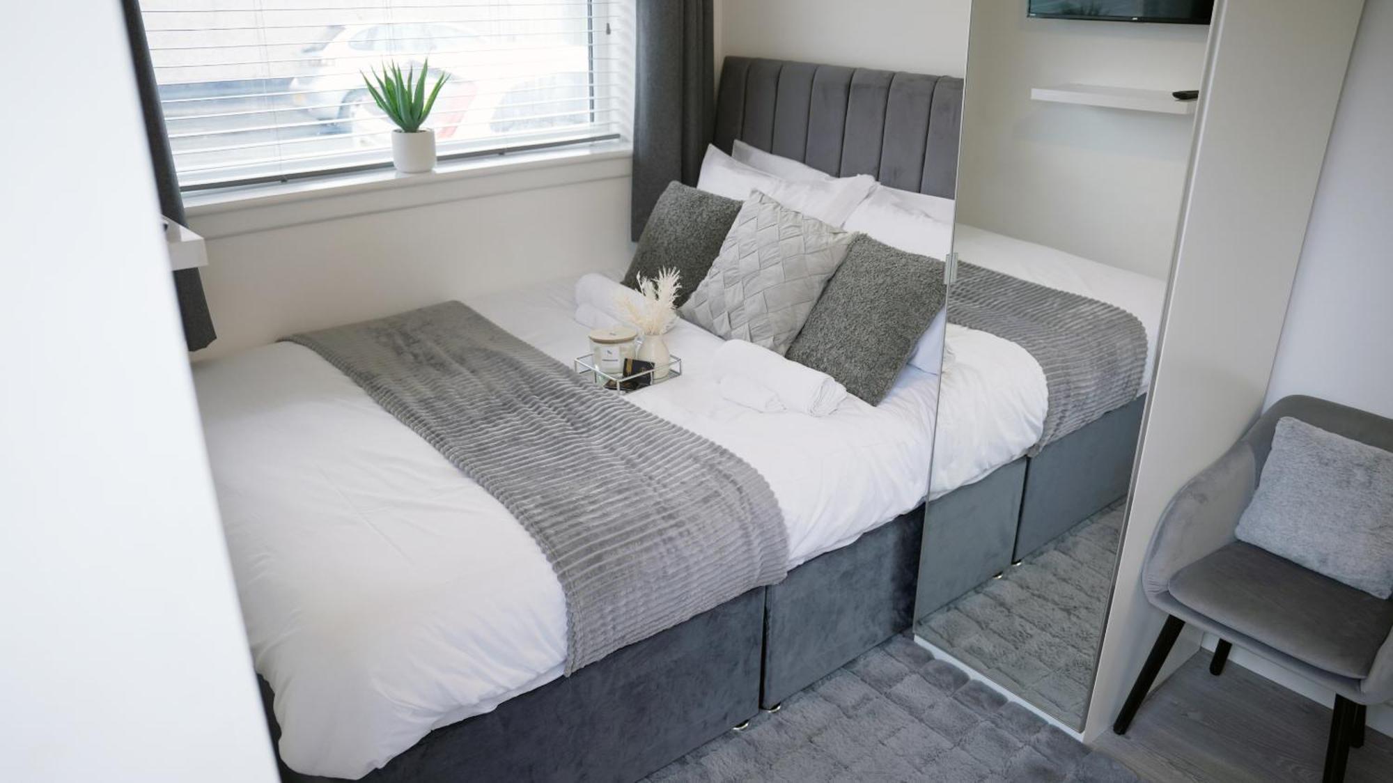 City Centre House, Parking With Ev, Free Wifi, Netflix Ковънтри Стая снимка