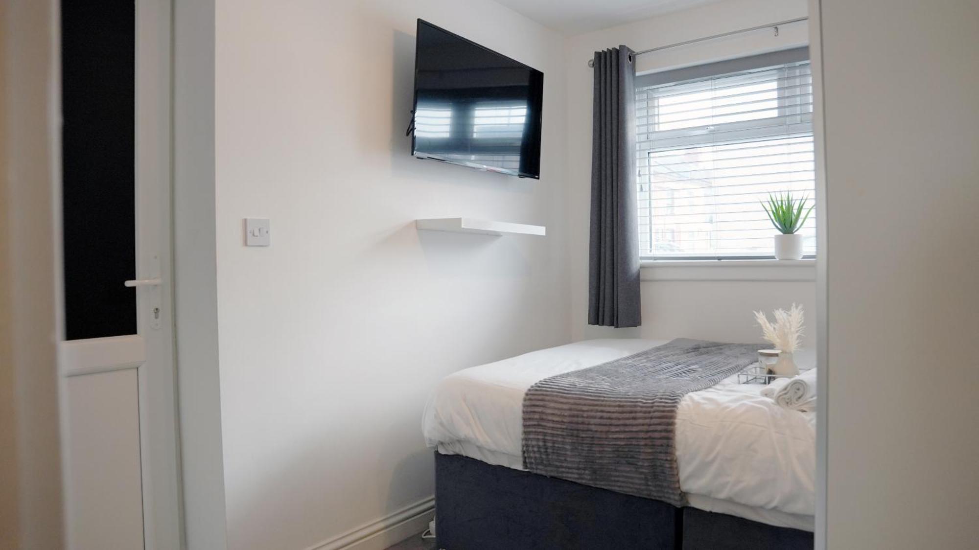 City Centre House, Parking With Ev, Free Wifi, Netflix Ковънтри Екстериор снимка