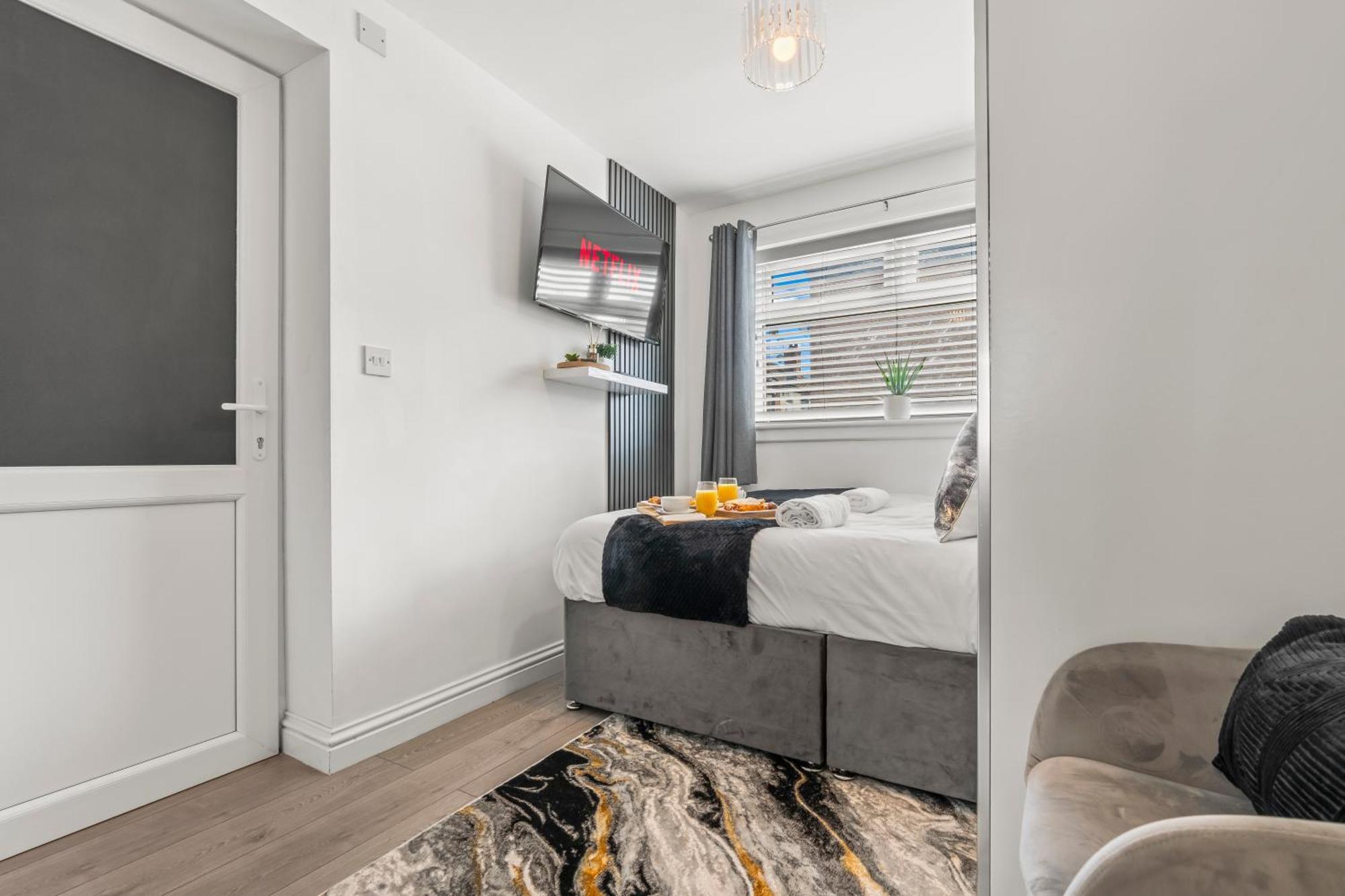 City Centre House, Parking With Ev, Free Wifi, Netflix Ковънтри Екстериор снимка