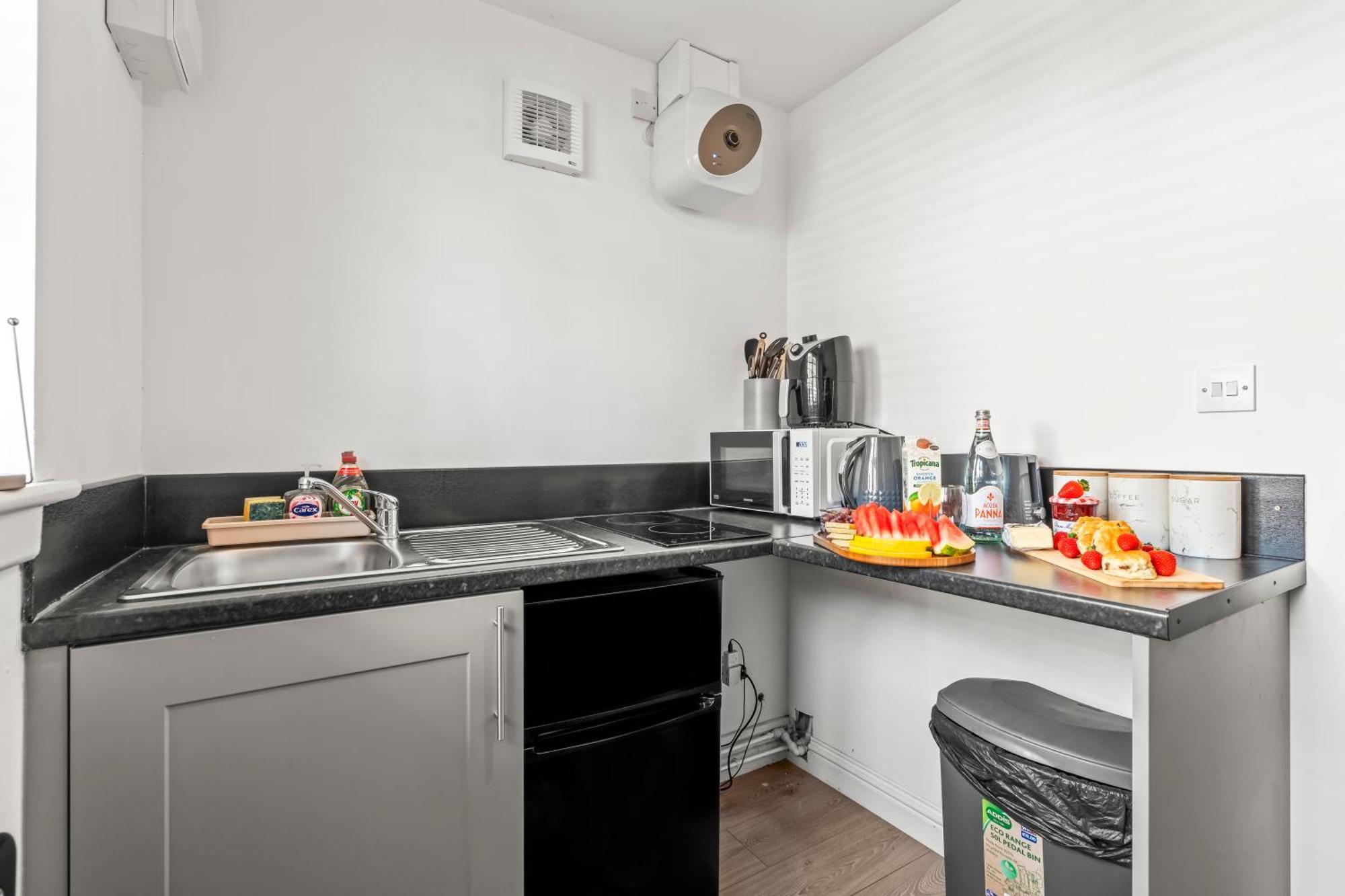 City Centre House, Parking With Ev, Free Wifi, Netflix Ковънтри Екстериор снимка